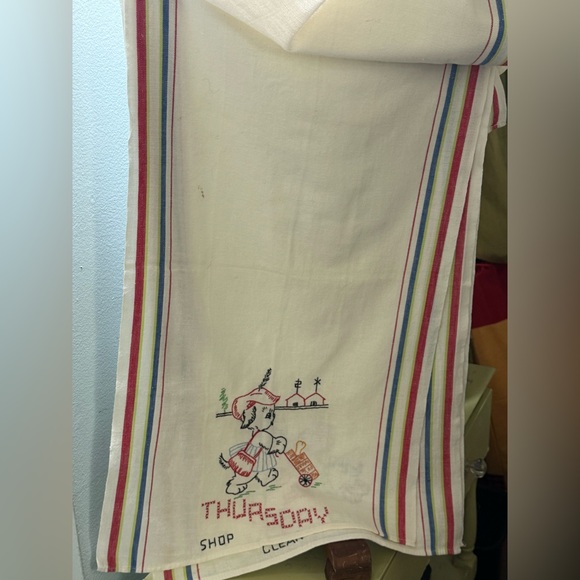 Vintage Complete Set 7 Days of The week Embroidered Dish Towels Oh So Cute Dog - Picture 8 of 15